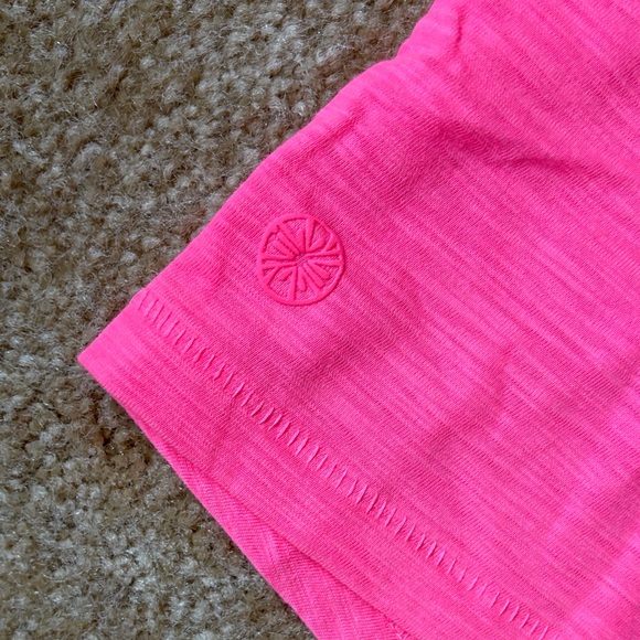 Lilly Pulitzer Vibrant Pink Short Sleeve Tee scoop neck nwt large coral sands - Picture 5 of 5